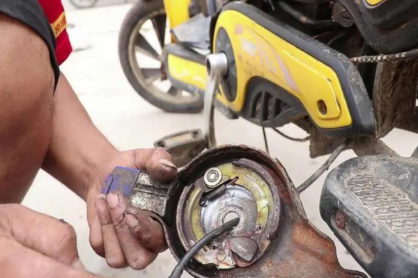 晋城市电动车刹车故障